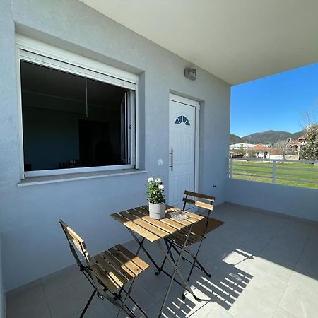 The Breeze & Sunlight Apartment Vrasná Extérieur photo